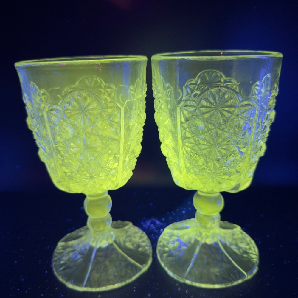 Adams & Co EAPG DAISY & BUTTON THUMBPRINT Clear Goblet Cup Set 2 Manganese 365nm